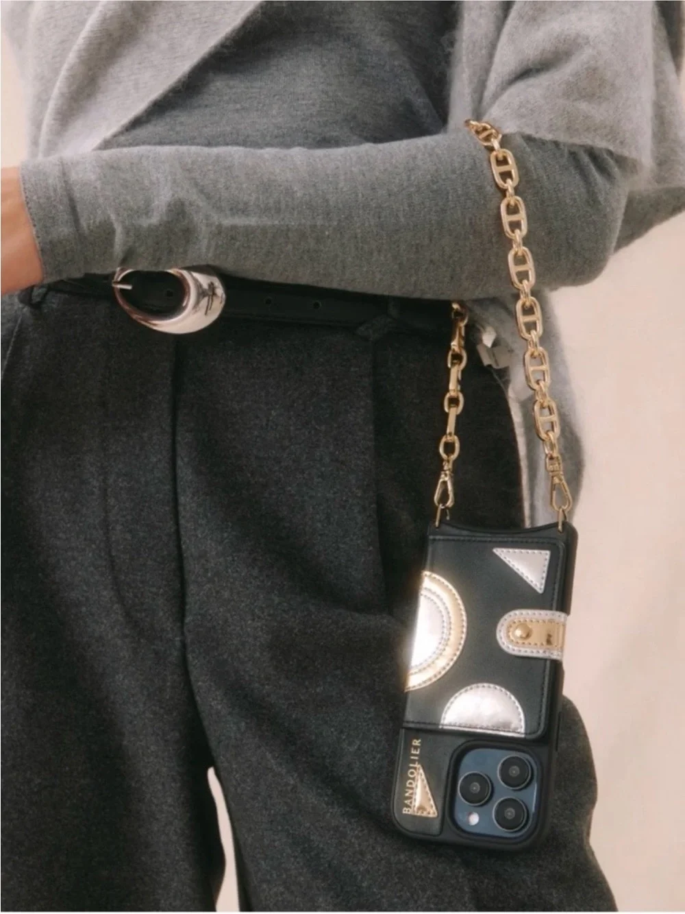 Bandolier Isla Magsafe Wristlet Phone Case Black Gold iPhone 16 Card Slots